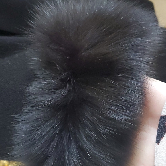 Lambs Wool & Fox Coat - Picture 5 of 7